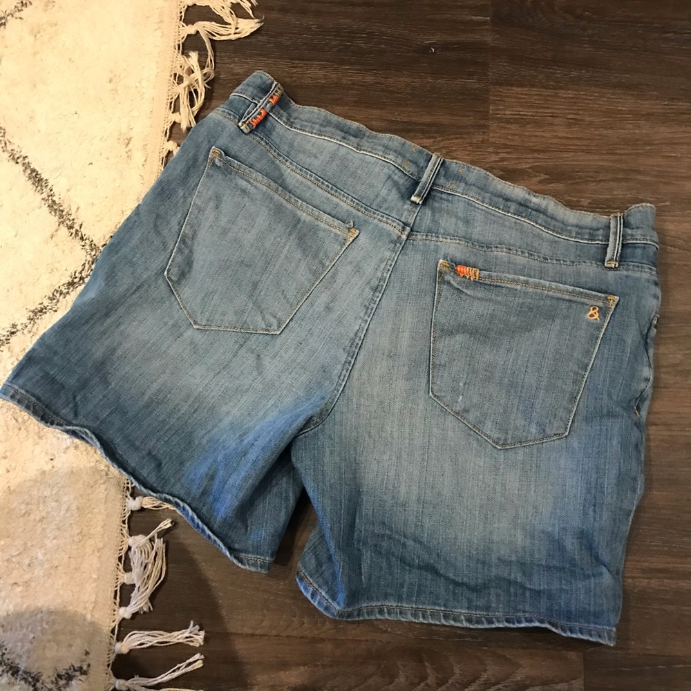 Loft Denim Short - Picture 5 of 6